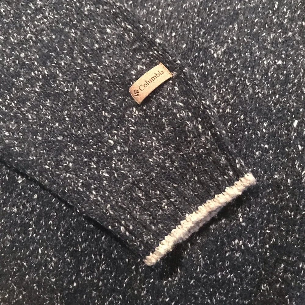 Like New Columbia XL long sleeve sweater, EUC - Picture 3 of 6